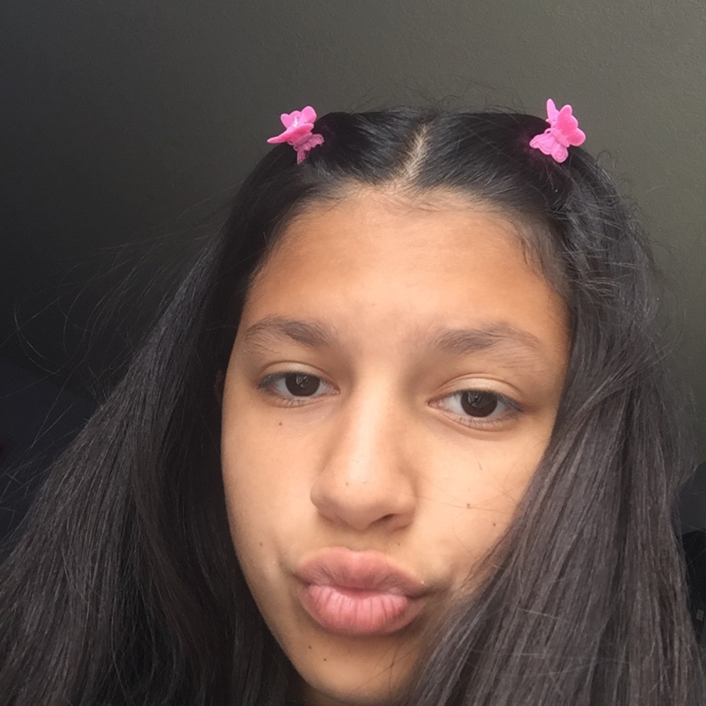 Meet your Posher, Yesenia